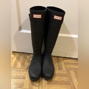 Hunter Black Matte rain boots size 8 Women